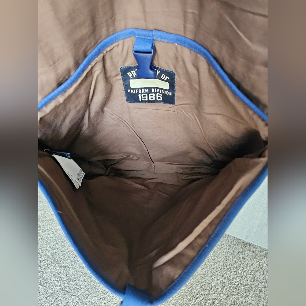 Gap messenger bag